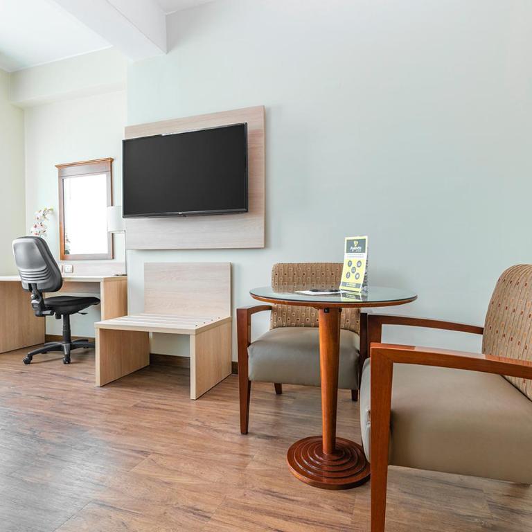 Del Prado Hotel - Suite - 1