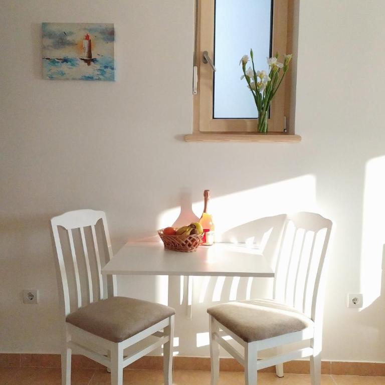 Sunny Bay Apartments - Studio Apartment with Sea View - 10