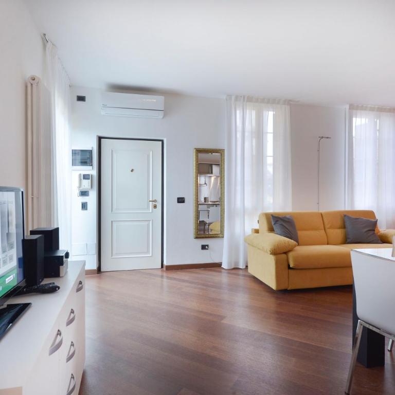 UR-NEST Moline - Three-Bedroom Apartment - 1