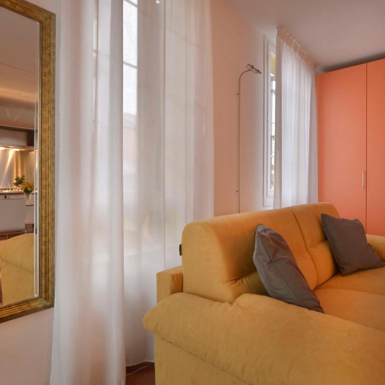 UR-NEST Moline - Three-Bedroom Apartment - 4
