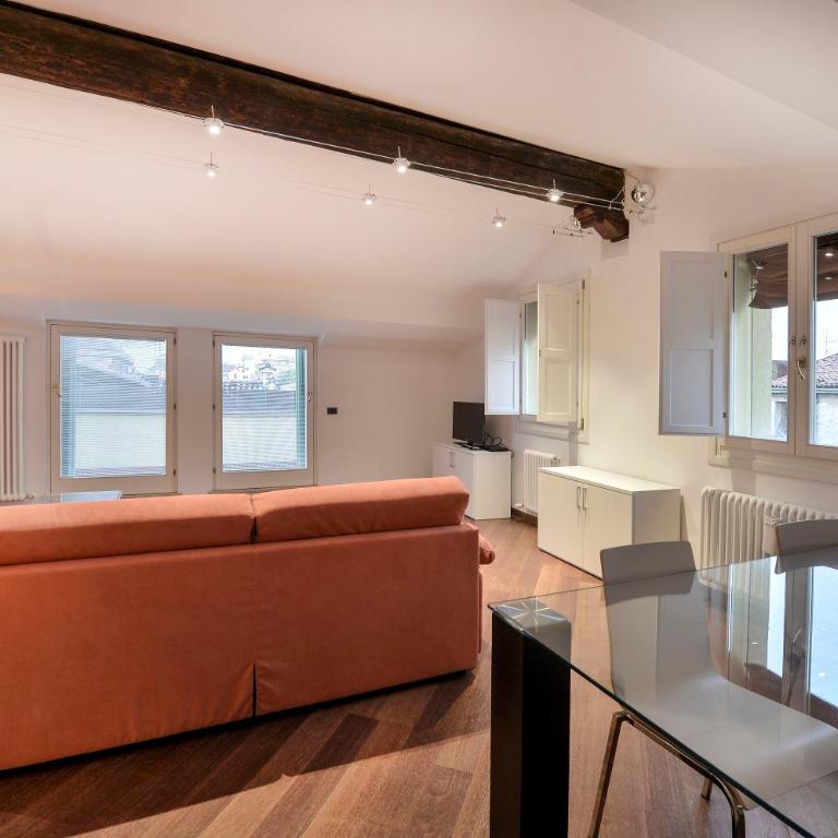 UR-NEST Moline - Three-Bedroom Apartment - 20