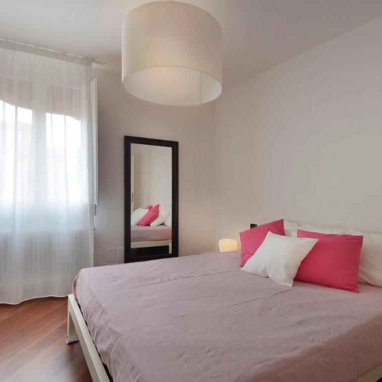 UR-NEST Moline - Three-Bedroom Apartment - 9
