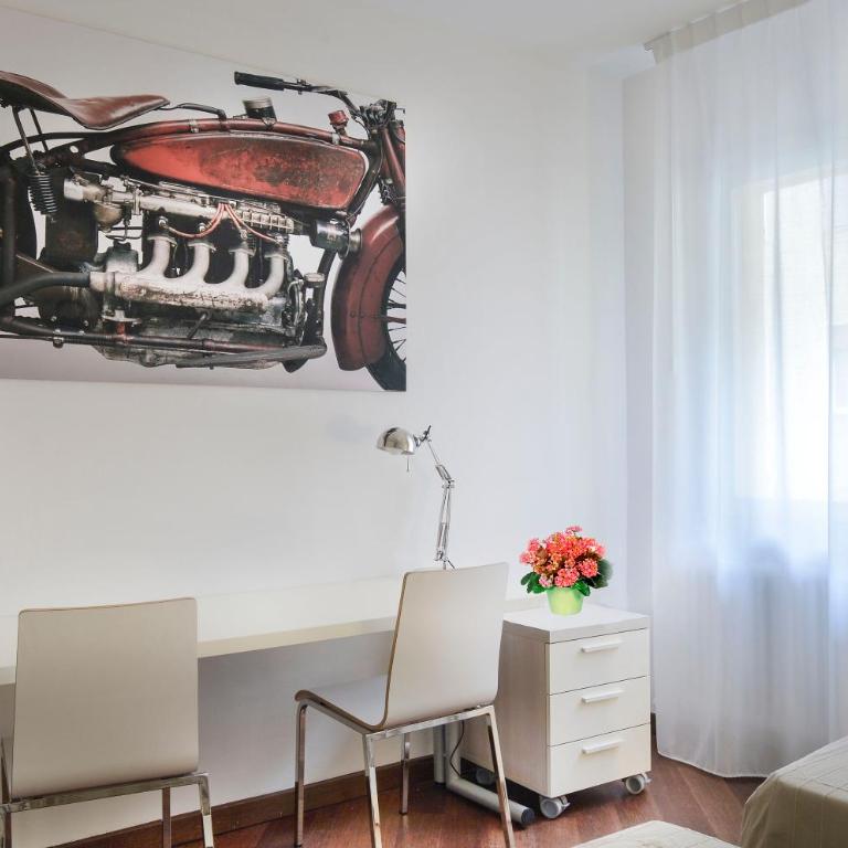 UR-NEST Moline - Three-Bedroom Apartment - 12