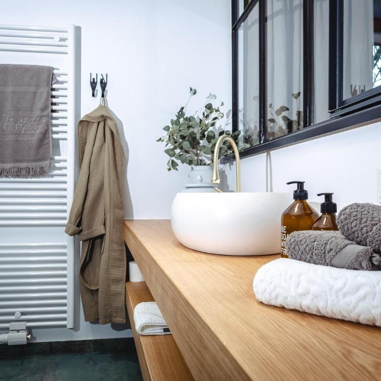 Der Steinerwirt - hangout & hotel - Deluxe Double Room with Balcony - 3