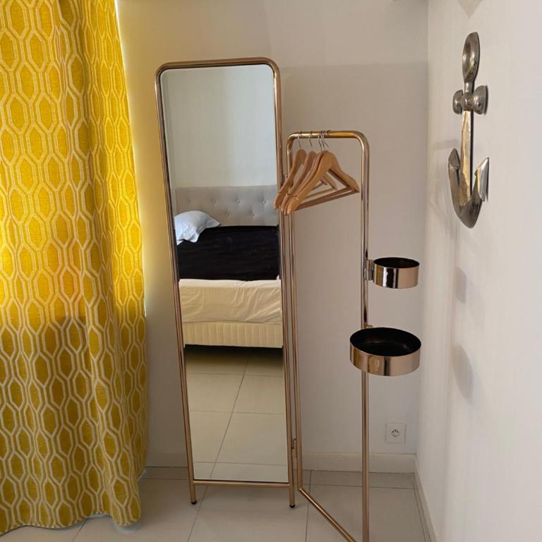 Chambre d’hôtes du Carré des Arts - Chambre Double avec Salle de Bains Privative Extérieure - 3