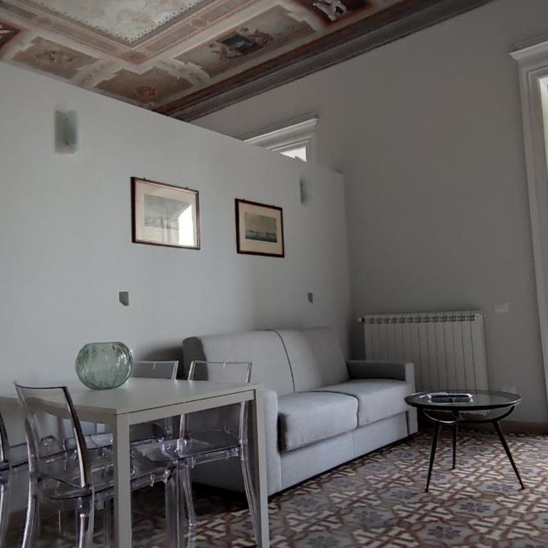 Palazzo Caratozzolo - Appartamento con Balcone - 6