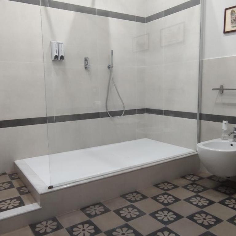 Palazzo Caratozzolo - Appartamento con Balcone - 14
