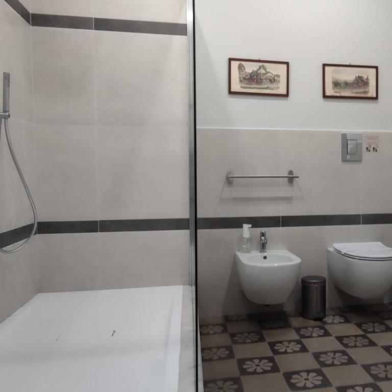 Palazzo Caratozzolo - Appartamento con Balcone - 16