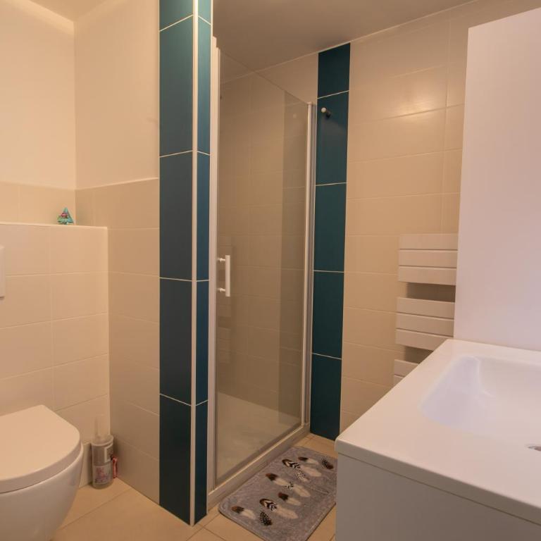 Rez-de-chaussée Climatisé centre ville d'Embrun 3 étoiles - Appartement avec Terrasse - 6