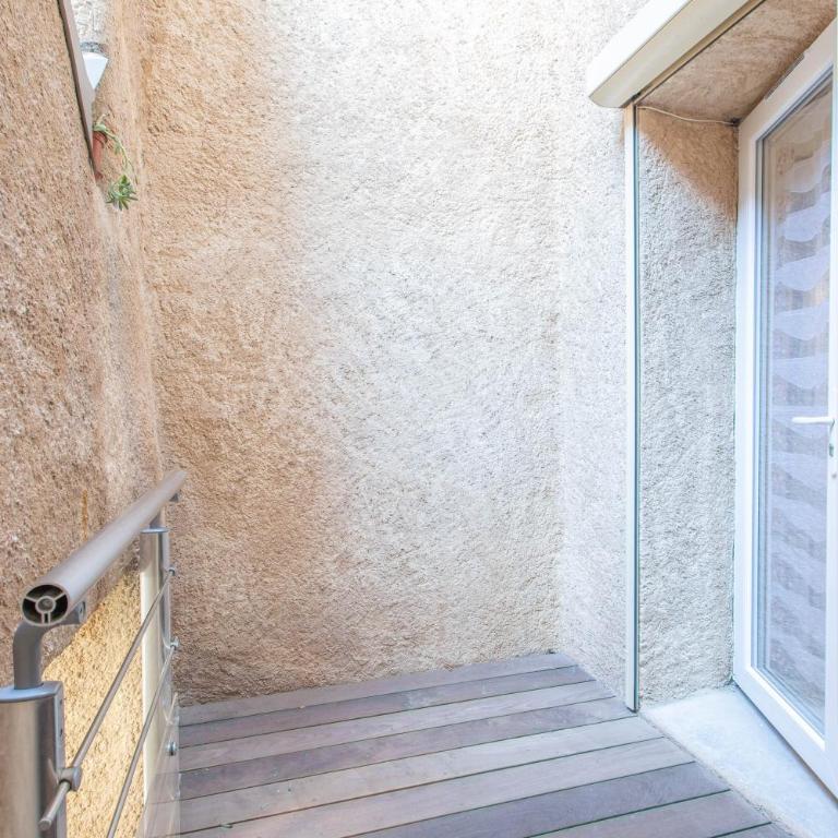 Rez-de-chaussée Climatisé centre ville d'Embrun 3 étoiles - Appartement avec Terrasse - 7