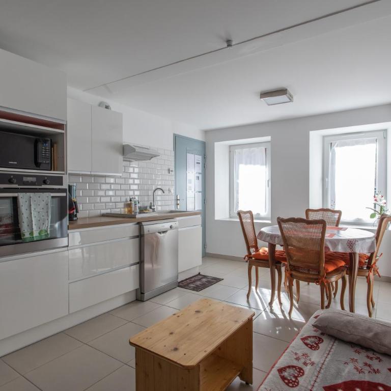 Rez-de-chaussée Climatisé centre ville d'Embrun 3 étoiles - Appartement avec Terrasse - 12