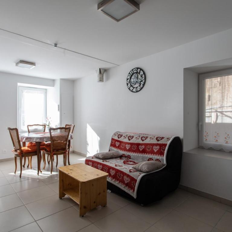 Rez-de-chaussée Climatisé centre ville d'Embrun 3 étoiles - Appartement avec Terrasse - 11