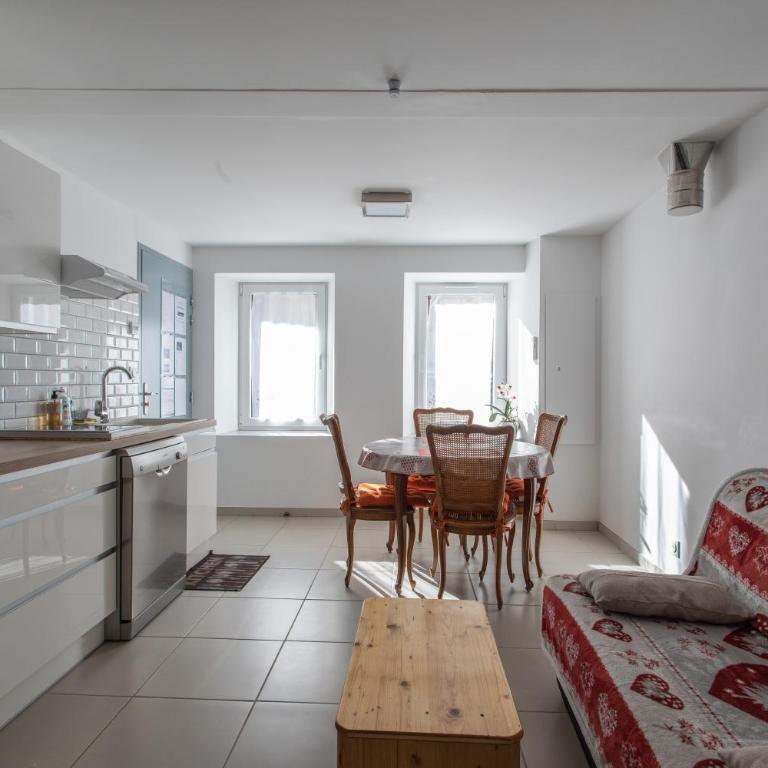 Rez-de-chaussée Climatisé centre ville d'Embrun 3 étoiles - Appartement avec Terrasse - 9