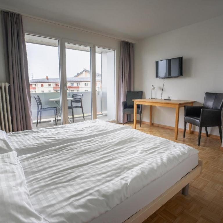 Nyon Hostel - Doppelzimmer mit Balkon - 8