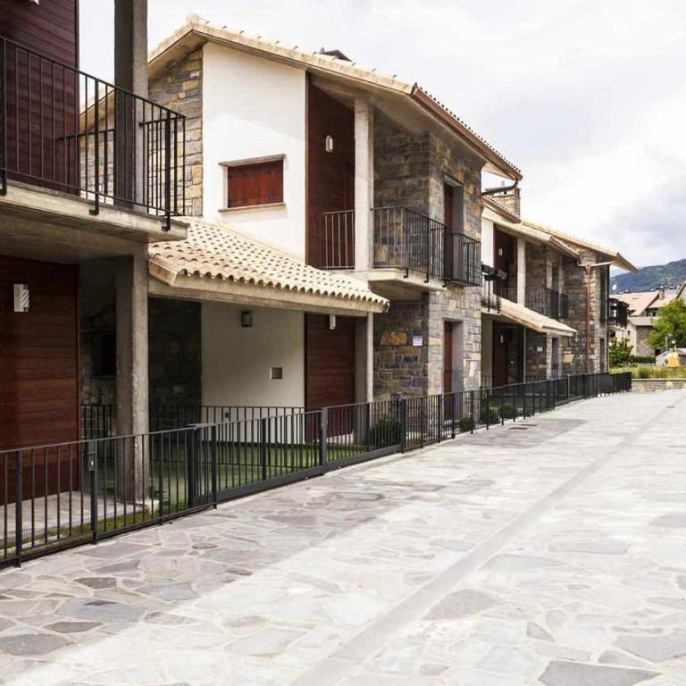 Casa Biescas Ski EVcharger Formigal 30min BBQ - Three-Bedroom House - 17