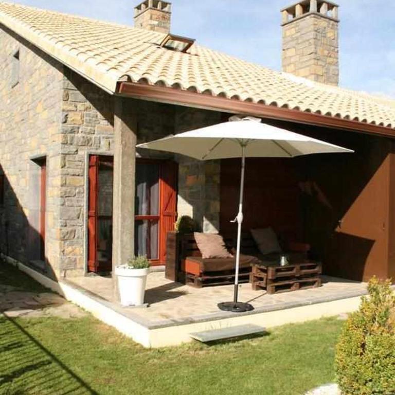 Casa Biescas Ski EVcharger Formigal 30min BBQ - Three-Bedroom House - 30