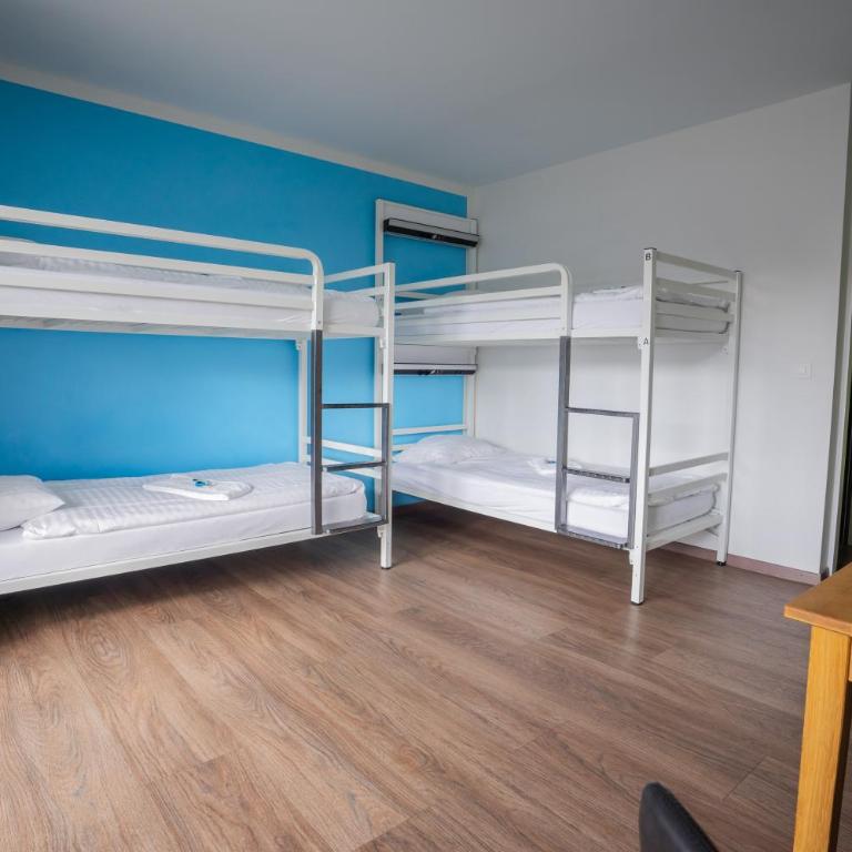 Nyon Hostel - Economy Vierbettzimmer mit Bad - 2