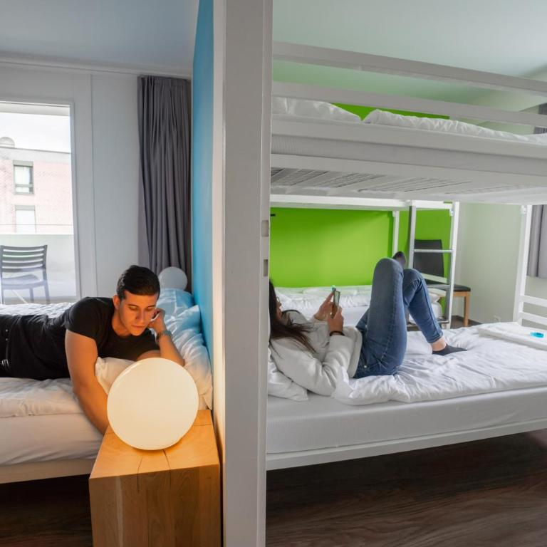 Nyon Hostel - Suite mit Balkon - 8