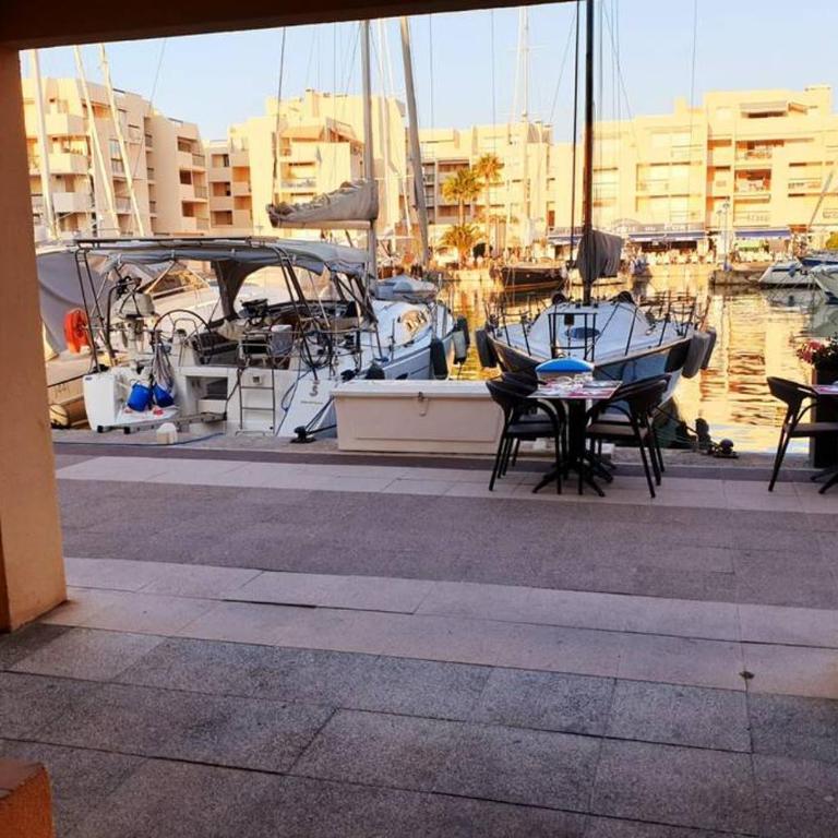 FACE MER ENTRE PLAGE ET MARINA - Monolocale con Vista Mare - 20