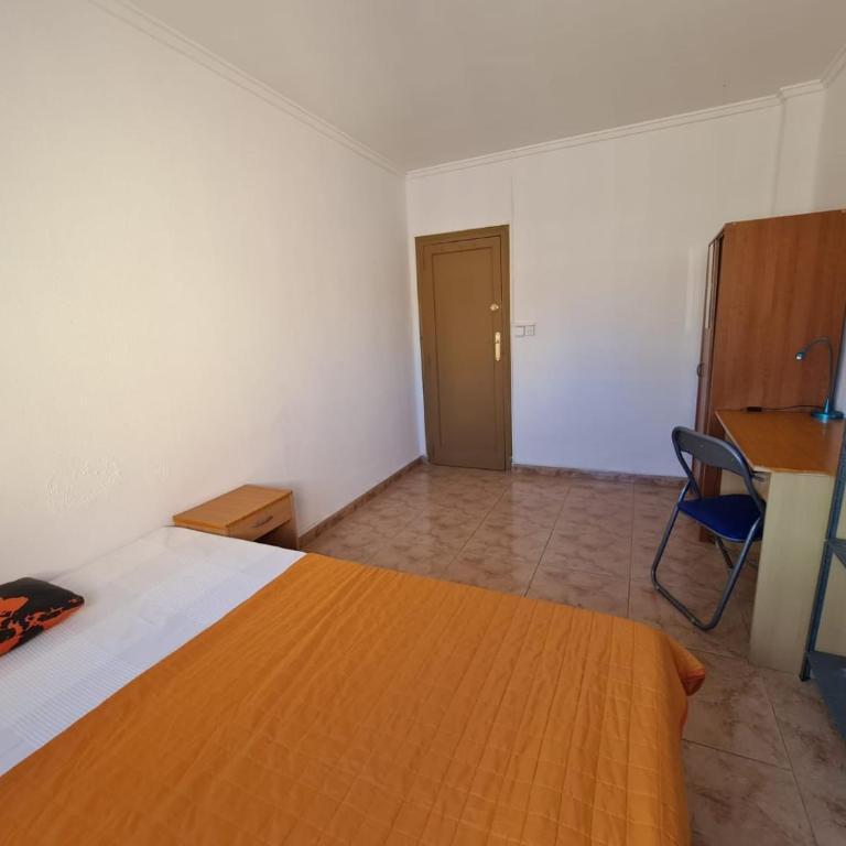 apartemento ideal grupo y familia climatisacion y cerca playa . mongrell - Apartment - 4