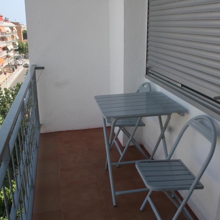 Hostal Torre Mar - Habitación Doble con baño compartido y terraza - 2 camas - 3