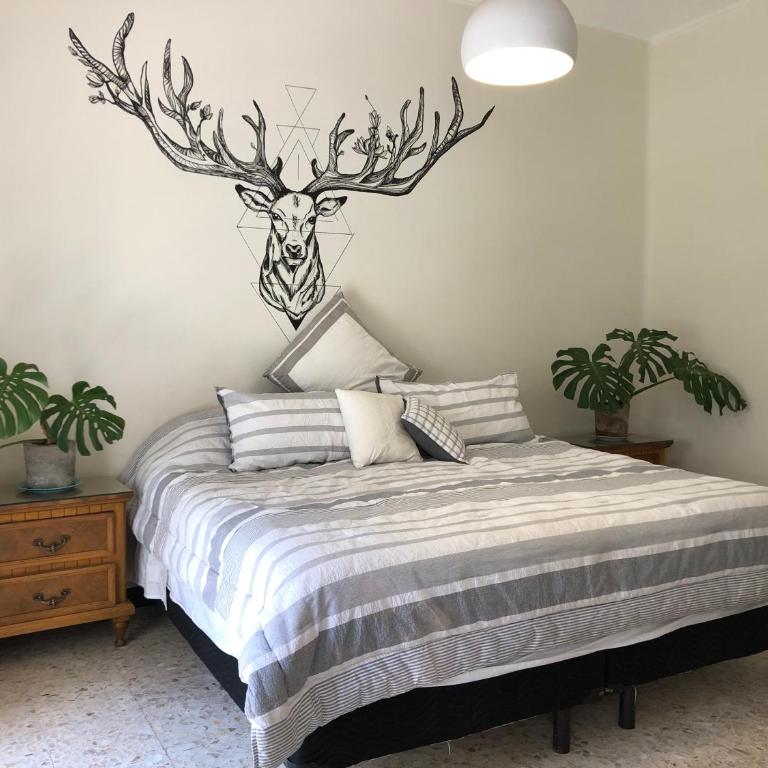Casa Amores - Habitación con cama extragrande y vistas al jardín - 1