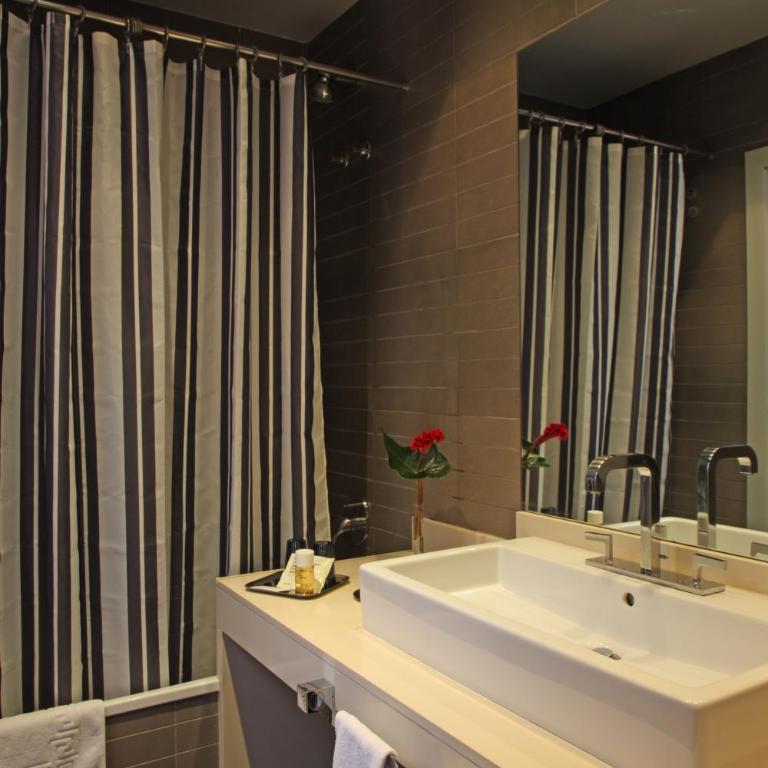 Chic & Basic Zoo - Economy Double Room - 4