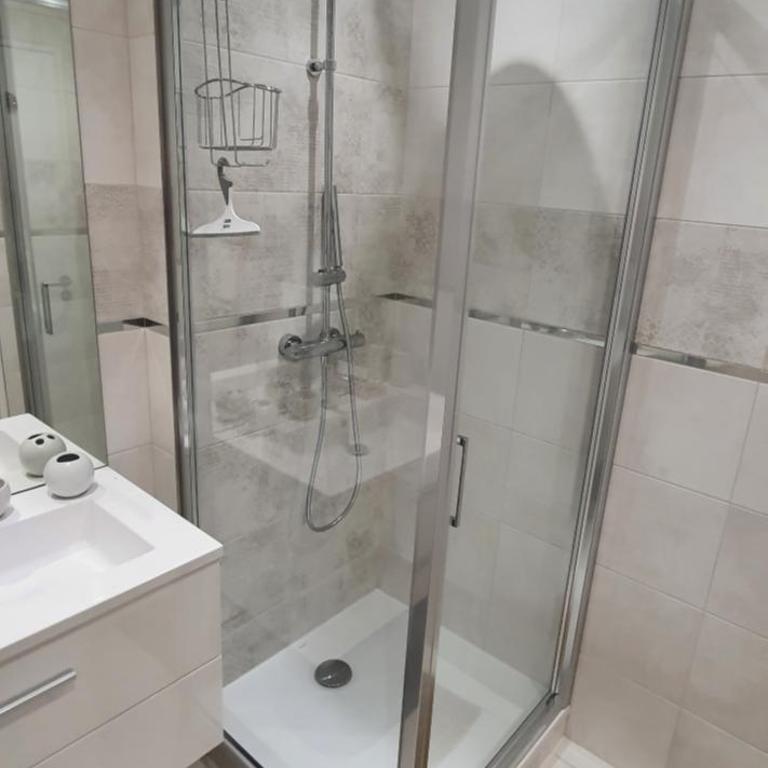 Le Lodge, T2 classé 3 étoiles avec jardin, parking, piscine & mer à 2 pas - Appartement avec Terrasse - 5