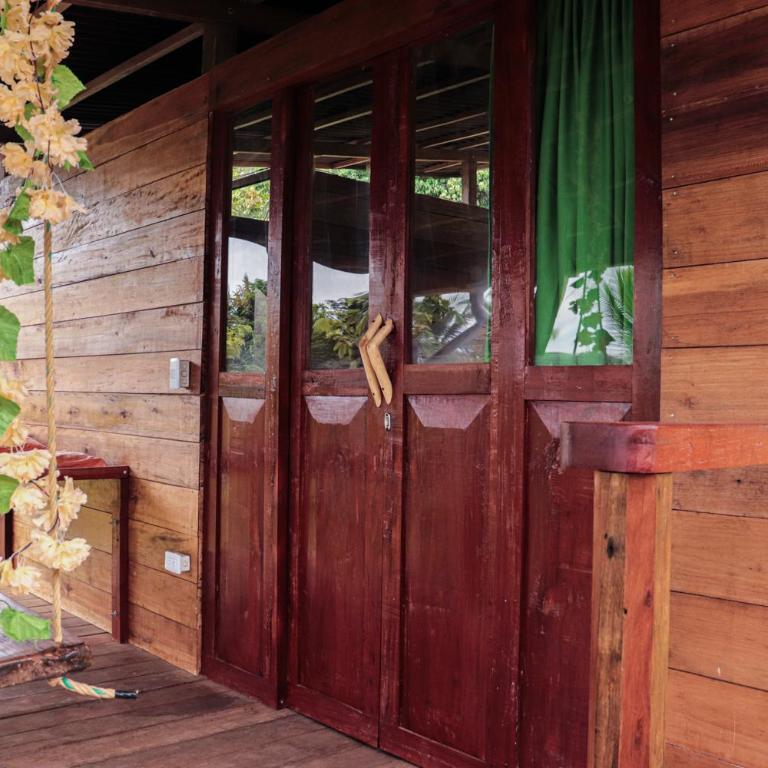 The Pelican House Hostel - Deluxe Double Room with Balcony and Sea View - 1