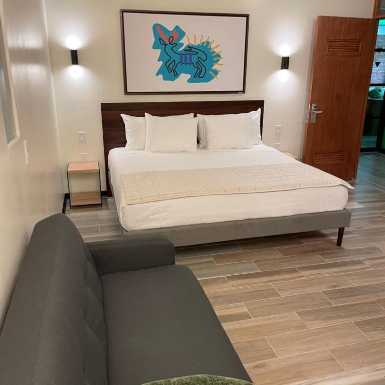 Joint Boutique Hotel - Interior King Suite no View - 3
