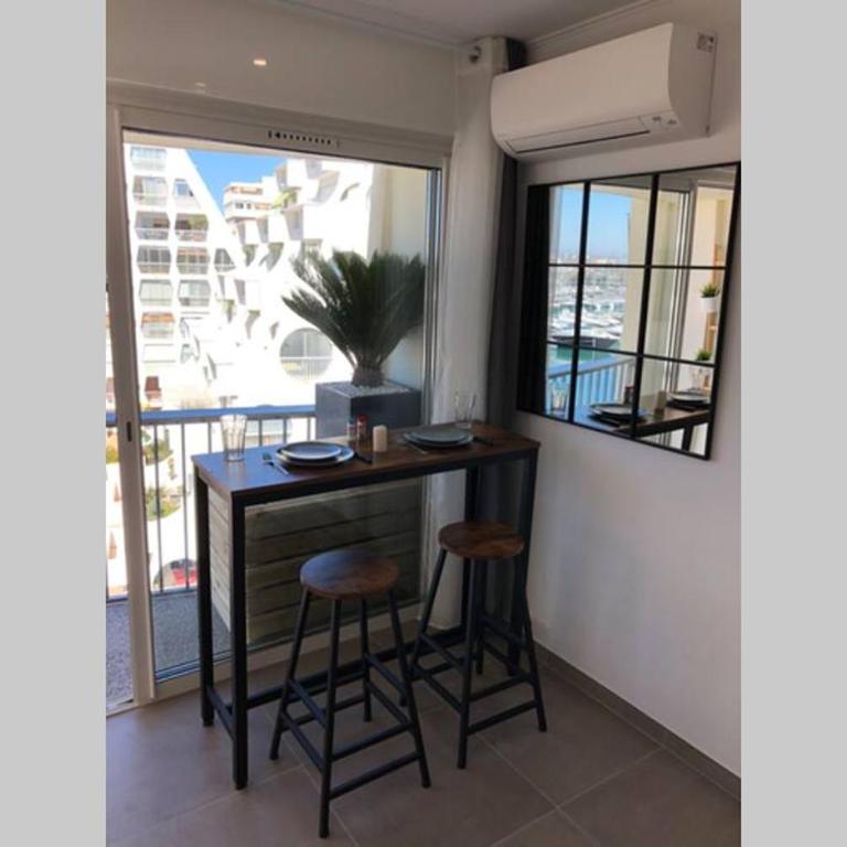 Appartement climatisé avec superbe vue mer port - Apartment mit 1 Schlafzimmer - 12