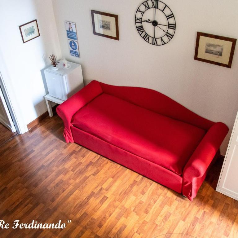 B&B Relais Napoli Reale - Quadruple Room with Private Bathroom - 8