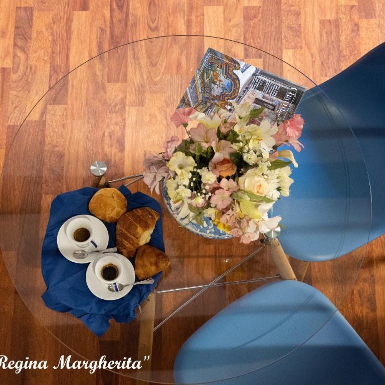 B&B Relais Napoli Reale - Quadruple Room with Private Bathroom - 5