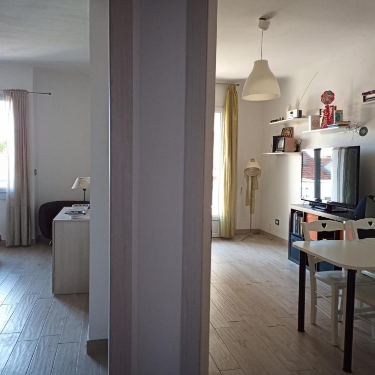 Grand F2 60mq centre Antibes, proche plages, commerces, 2 balcons, parking, train, bus, deco vintage, pet friendly - Appartement avec Balcon - 4
