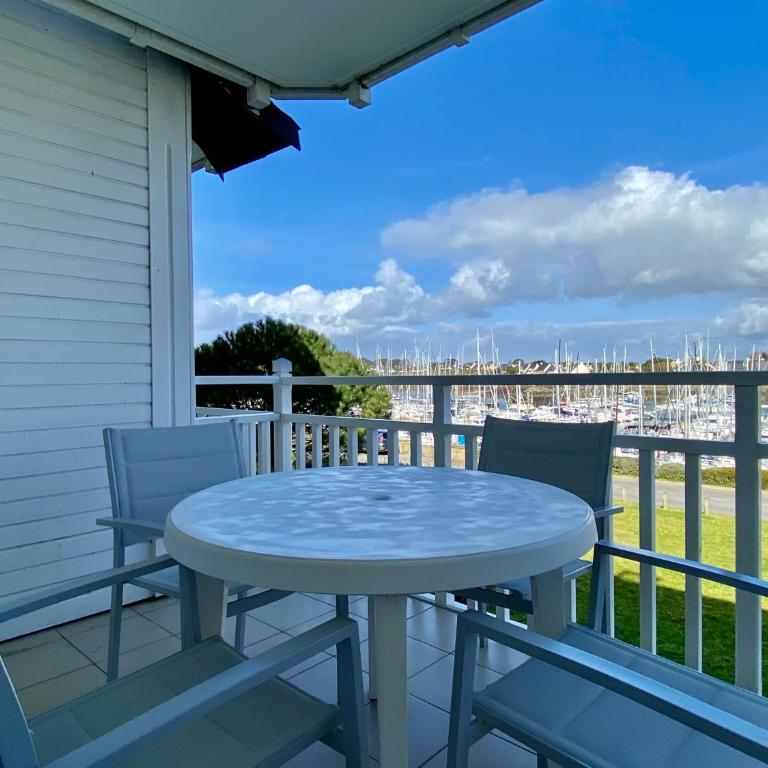 REF 060 Appartement pour quatre personnes résidence avec piscine vue Port Crouesty ARZON - Appartement 1 Chambre - 4