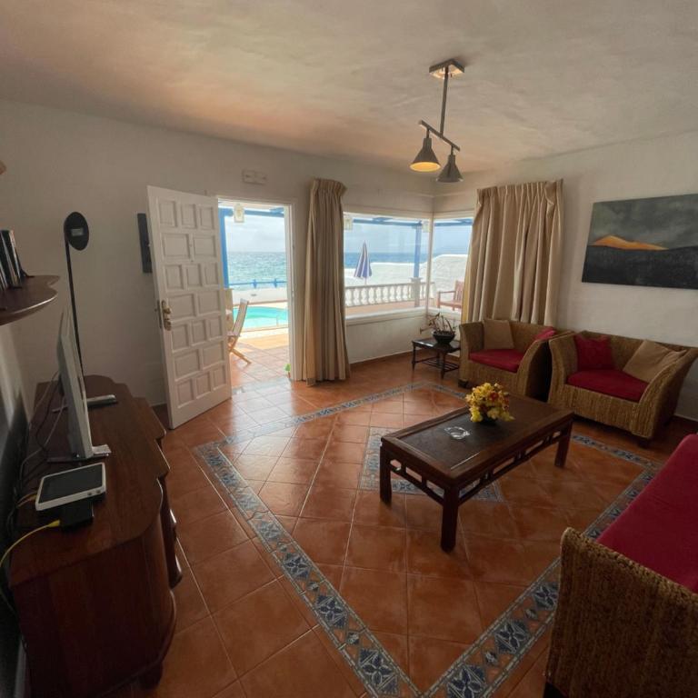 Villa Caleton - Villa - Beach Front - 16