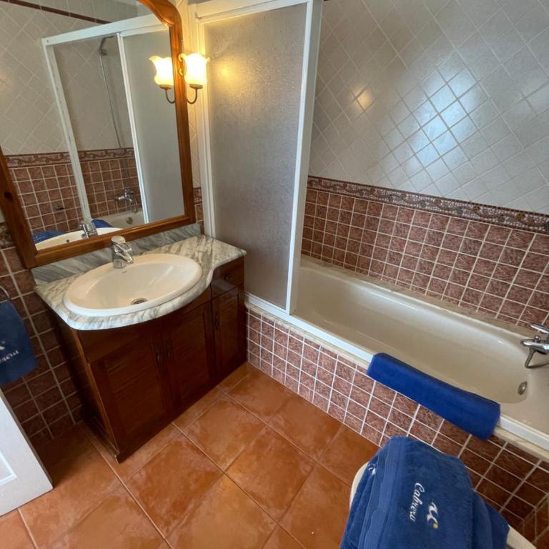 Villa Caleton - Villa - Beach Front - 26