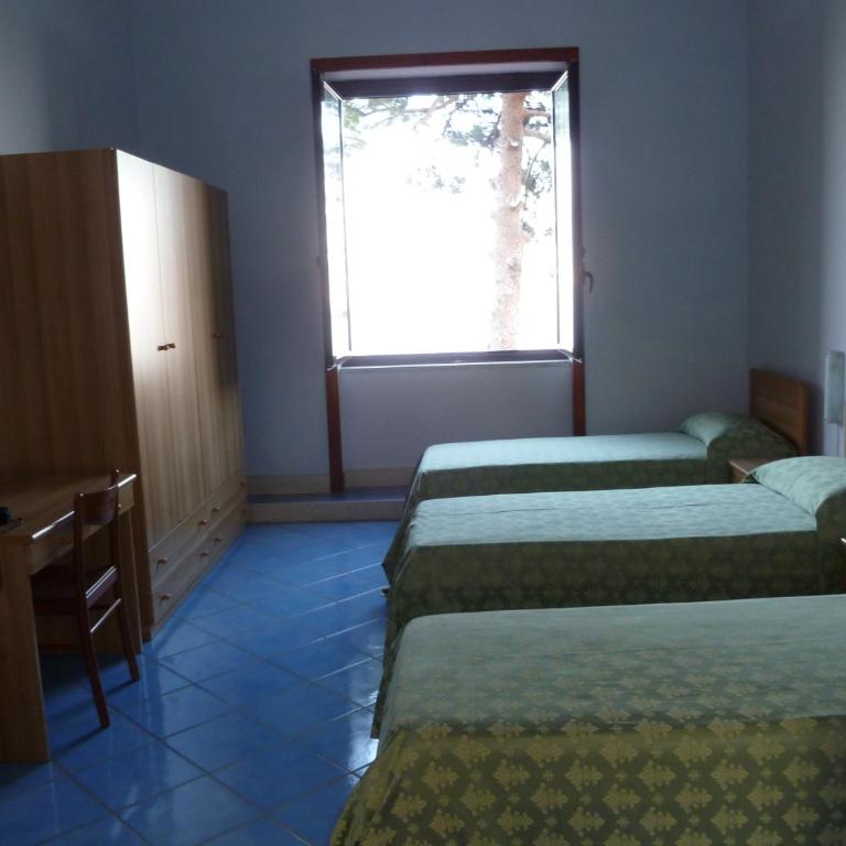 Ancelle Sorrento - Casa d'Accoglienza - Camera Tripla - 1