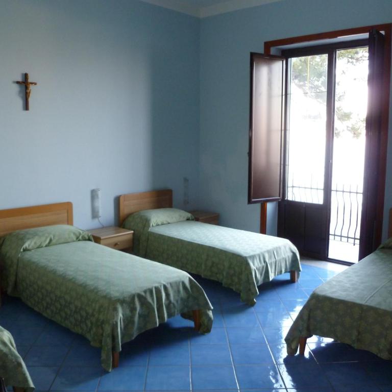 Ancelle Sorrento - Casa d'Accoglienza - Camera Quadrupla - 1