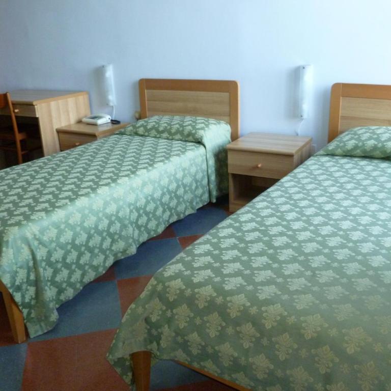 Ancelle Sorrento - Casa d'Accoglienza - Camera Matrimoniale/Doppia con Letti Singoli - 1