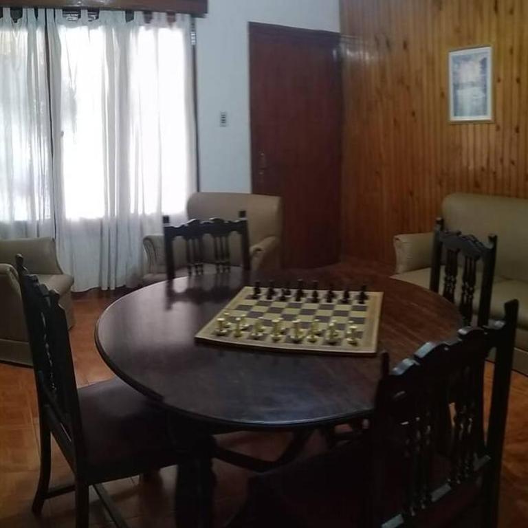 Casa amplia y céntrica para 2-6 personas. Cochera. - Casa de 3 dormitorios - 20