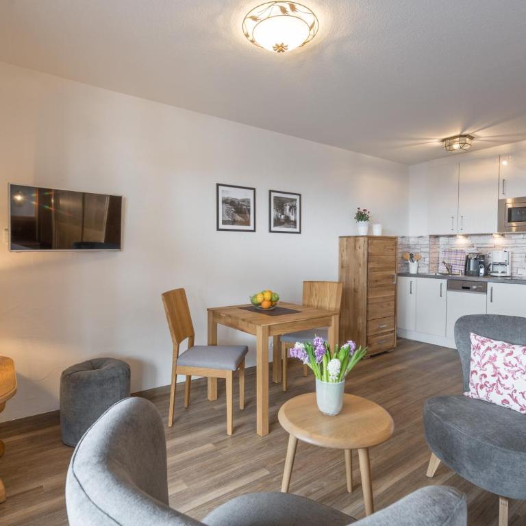 Ferienwohnungen Alpentraum - Landhaus im oberen Markt - Apartment mit Balkon - 5