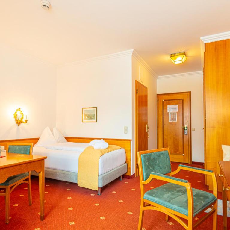 Hotel Germania Gastein - ganzjährig inklusive Alpentherme Gastein - Einzelzimmer mit Balkon - kostenfreier Eintritt in die Alpentherme - 1