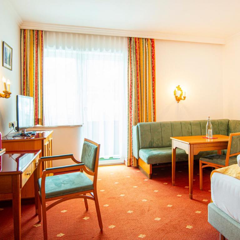 Hotel Germania Gastein - ganzjährig inklusive Alpentherme Gastein - Einzelzimmer mit Balkon - kostenfreier Eintritt in die Alpentherme - 4