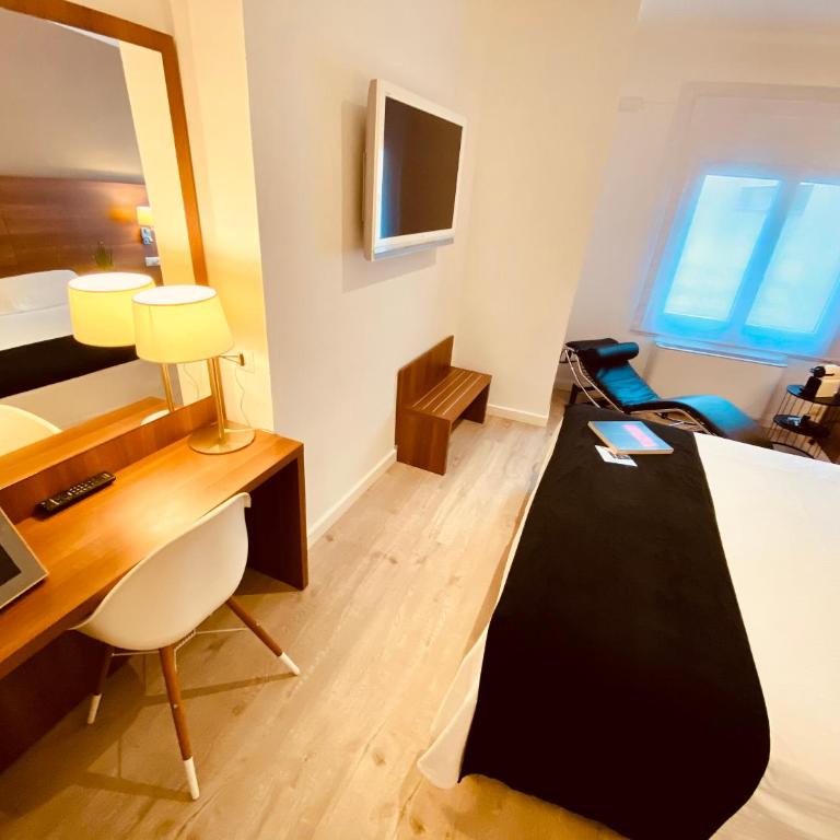 Hotel Carbonell - Habitación Superior - 1 cama grande - 9