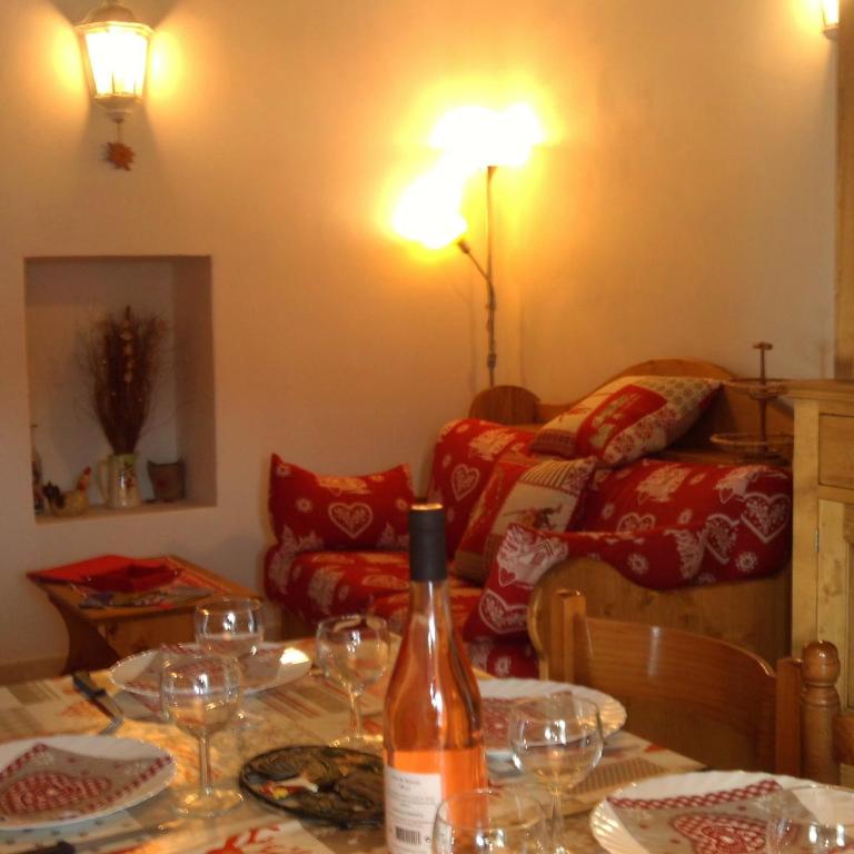 appartement gentiane 4personnes dans gite "la maison d'augustin" classé 3 étoiles,la tour,73530 st jean d'arves - Appartement avec Vue sur la Montagne - 33