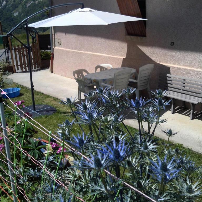appartement gentiane 4personnes dans gite "la maison d'augustin" classé 3 étoiles,la tour,73530 st jean d'arves - Appartement avec Vue sur la Montagne - 37