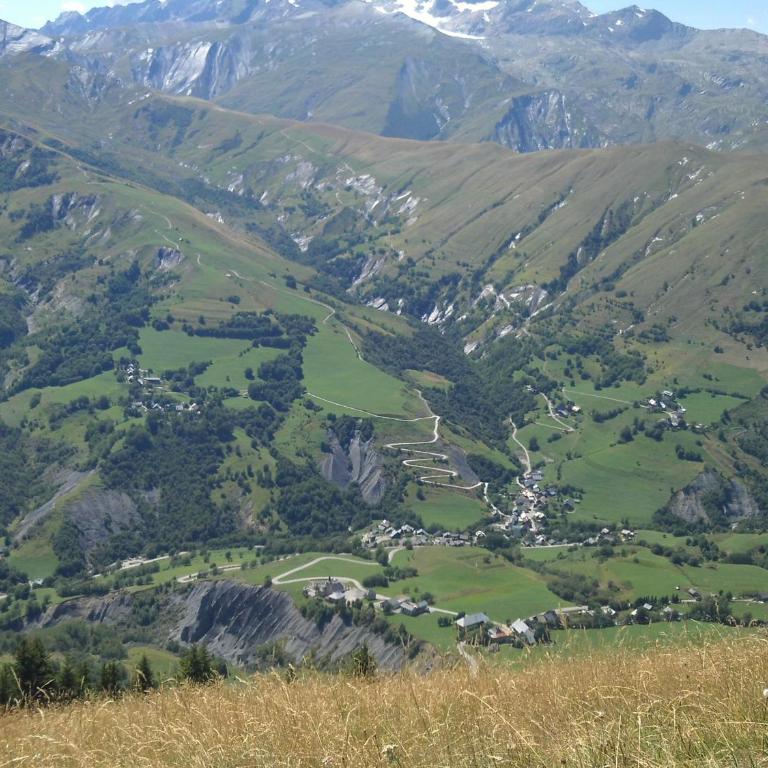 appartement gentiane 4personnes dans gite "la maison d'augustin" classé 3 étoiles,la tour,73530 st jean d'arves - Appartement avec Vue sur la Montagne - 43