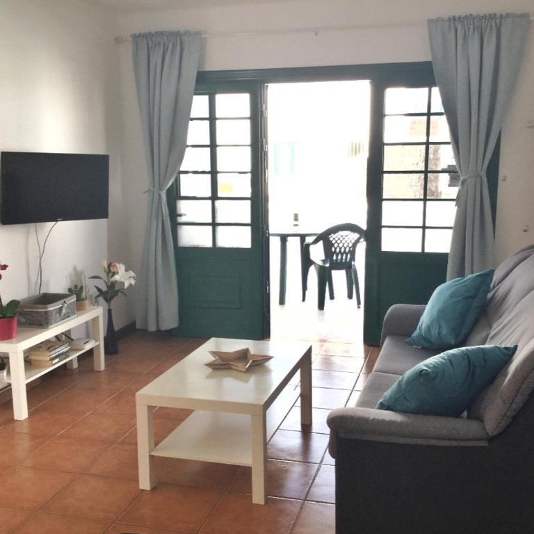 RELAX & POOL NEXT TO THE BEACH APT - One-Bedroom Apartment - 13