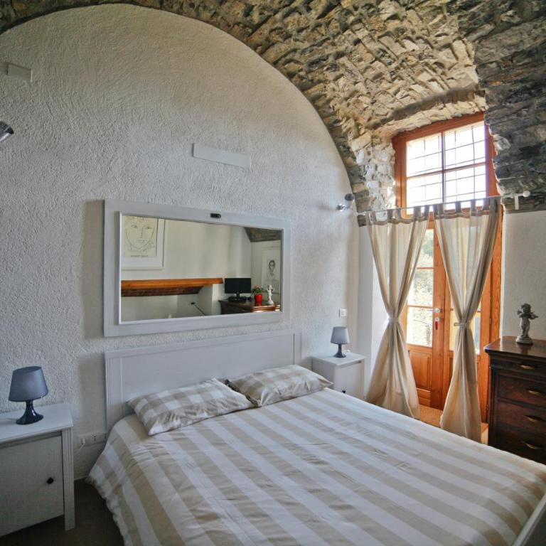 Agriturismo Crotto Di Somana - Camera Matrimoniale con Vista Lago - 1